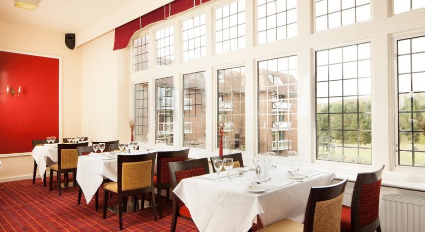 Mercure Leeds Parkway 3*